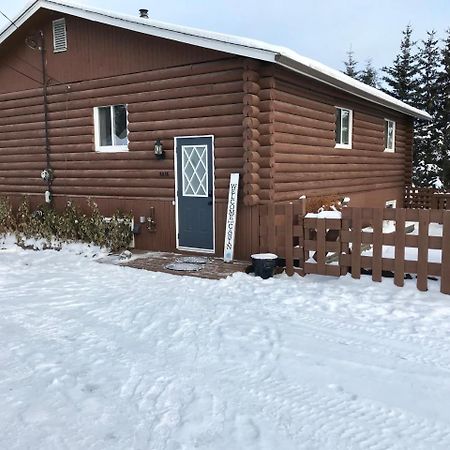 Our Cabin Bed & Breakfast Yellowknife Zewnętrze zdjęcie
