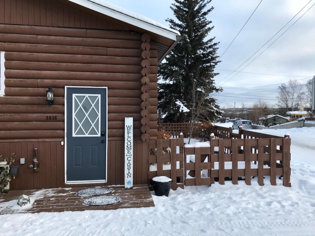 Our Cabin Bed & Breakfast Yellowknife Zewnętrze zdjęcie